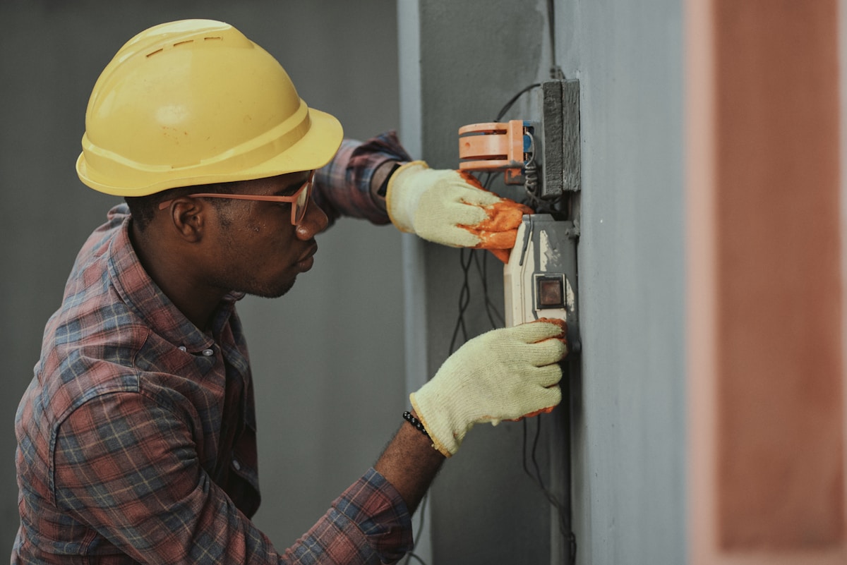 Manutenzione preventiva degli impianti elettrici: perché conviene